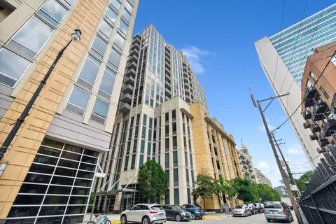 720 N Larrabee St #904, Chicago, IL 60654