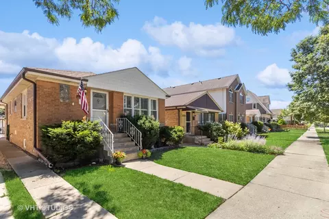 7425 N Oriole Ave, Chicago, IL 60631