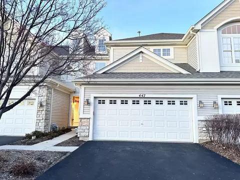447 Vaughn Cir, Aurora, IL 60502