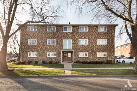 5834 W 77th St #102, Burbank, IL 60459