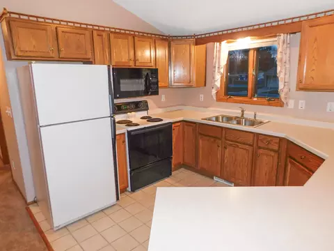5706 Harrison St, Roscoe, IL 61073 photo 16