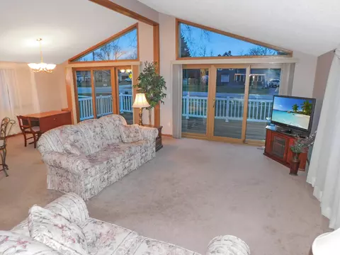 5706 Harrison St, Roscoe, IL 61073 photo 9