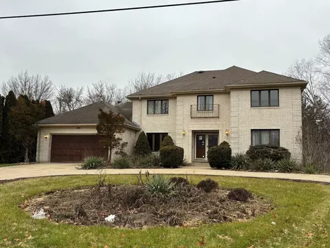 1126 Oldfield Rd, Downers Grove, IL 60516
