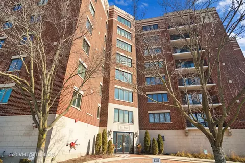 201 N Vail Ave #708, Arlington Heights, IL 60004