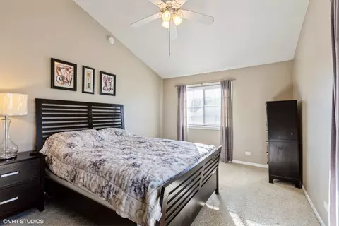 65 Braxton Ln, Aurora, IL 60504 photo 9