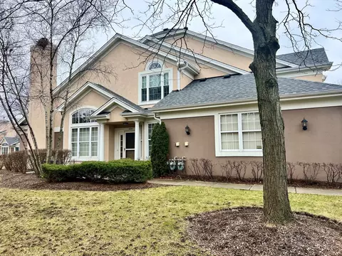 3040 Lexington Ln #4L41, Glenview, IL 60025