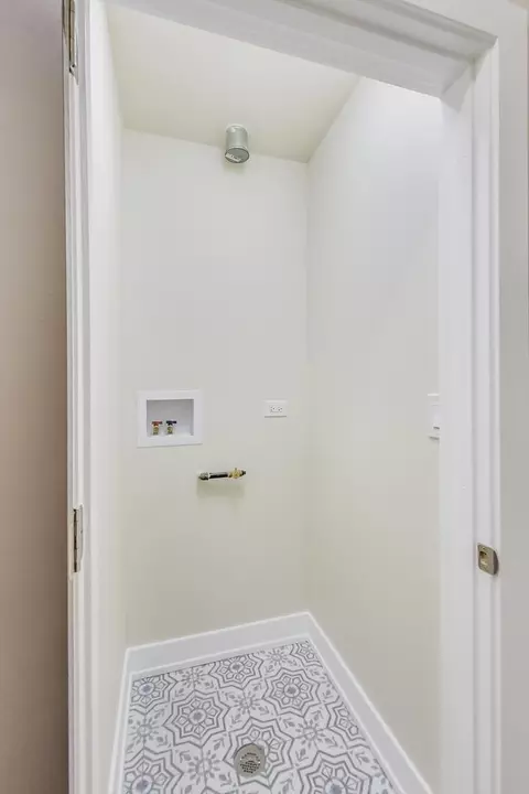 4236 S Champlain Ave, Chicago, IL 60653 photo 36