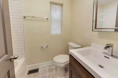 4236 S Champlain Ave, Chicago, IL 60653 photo 39