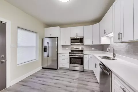 4236 S Champlain Ave, Chicago, IL 60653 photo 32