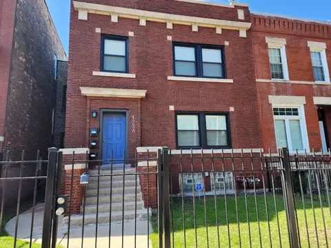 4236 S Champlain Ave, Chicago, IL 60653 photo 2