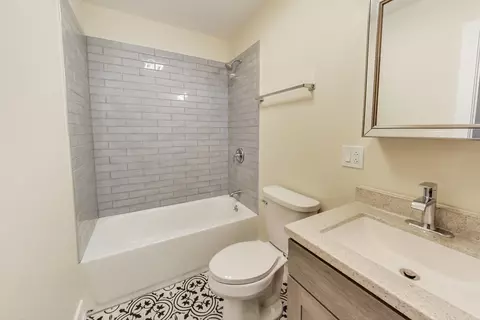4236 S Champlain Ave, Chicago, IL 60653 photo 34