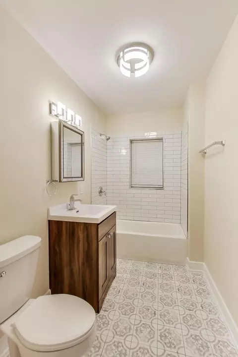 4236 S Champlain Ave, Chicago, IL 60653 photo 35