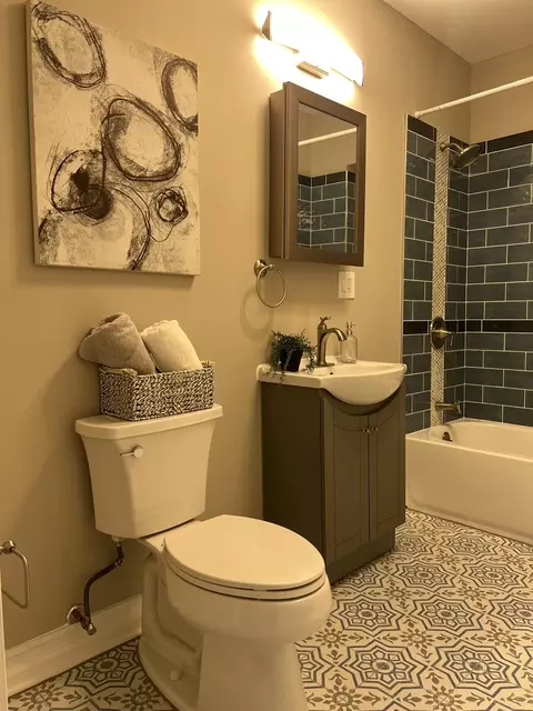 4236 S Champlain Ave, Chicago, IL 60653 photo 23