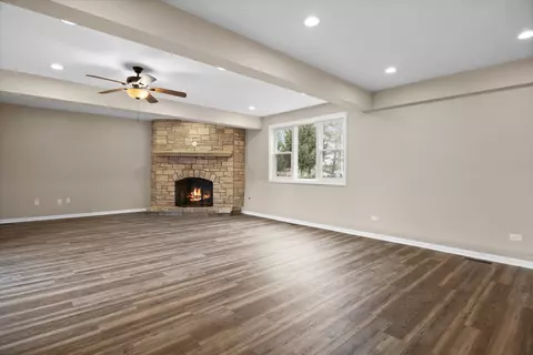 Living - 40 W809 Bending Ln, Elgin, IL 60124 photo 9 of 9