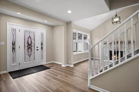 Entry Way - 40 W809 Bending Ln, Elgin, IL 60124 photo 1 of 1