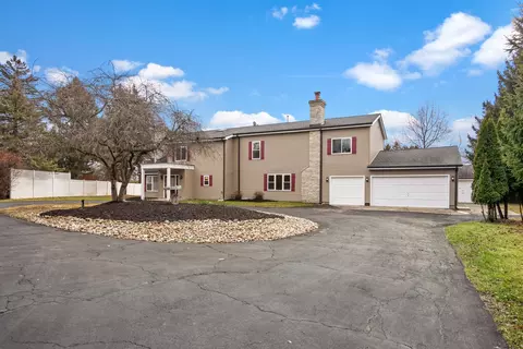 Exterior - 40 W809 Bending Ln, Elgin, IL 60124 photo 2 of 8