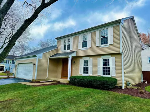 948 Providence Ln, Buffalo Grove, IL 60089