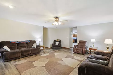 204 E Maple St, Ogden, IL 61859 photo 4