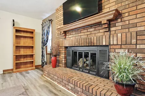 204 E Maple St, Ogden, IL 61859 photo 5