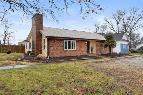 204 E Maple St, Ogden, IL 61859
