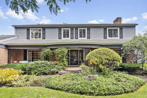 2342 Meadow Dr S, Wilmette, IL 60091