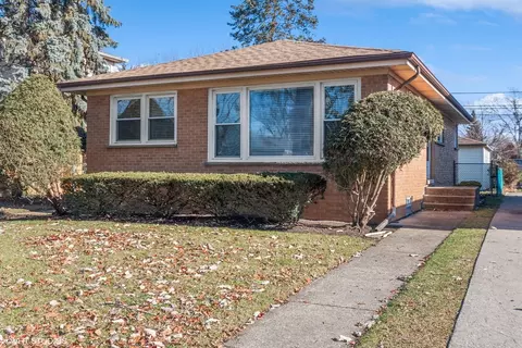 9439 Leamington St, Skokie, IL 60076
