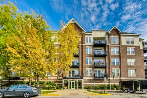 7757 Van Buren St #209, Forest Park, IL 60130