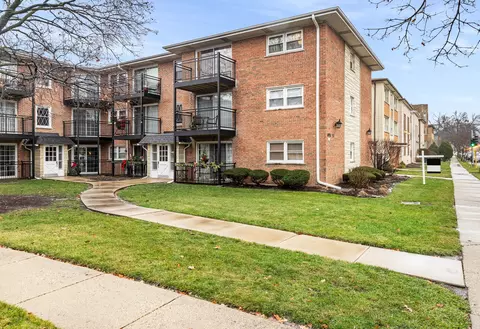 6851 N Northwest Hwy #3A, Chicago, IL 60631