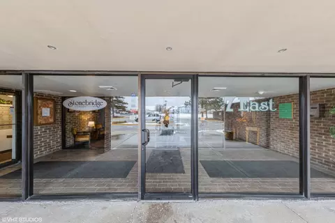 7 E Carriageway Dr #111, Hazel Crest, IL 60429 photo 1