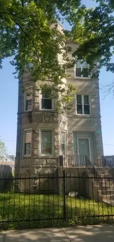 3540 W Douglas Blvd, Chicago, IL 60623