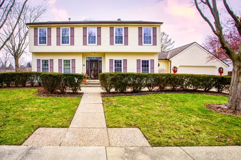2106 Berrywood Ln, Bloomington, IL 61704