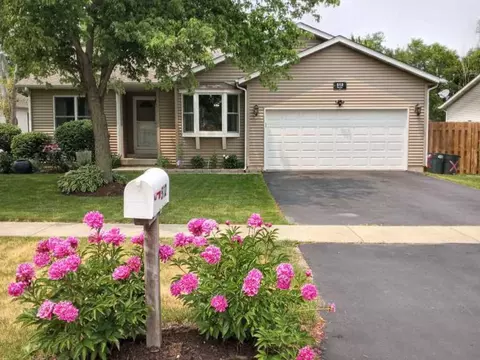 512 8th Ave, Marengo, IL 60152