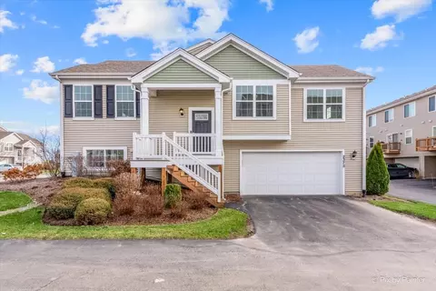 2375 Upland Rd, Pingree Grove, IL 60140