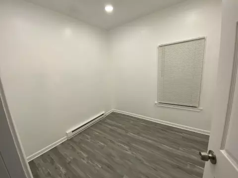 8152 S Escanaba Ave, Chicago, IL 60617 photo 9