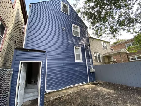 8152 S Escanaba Ave, Chicago, IL 60617 photo 11