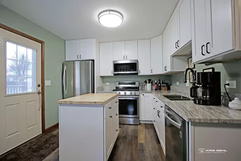 3610 Pebble Crk, Mchenry, IL 60050 photo 3