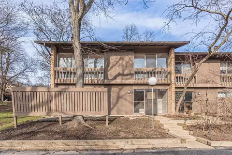 5931 Oakwood Dr #142-A, Lisle, IL 60532
