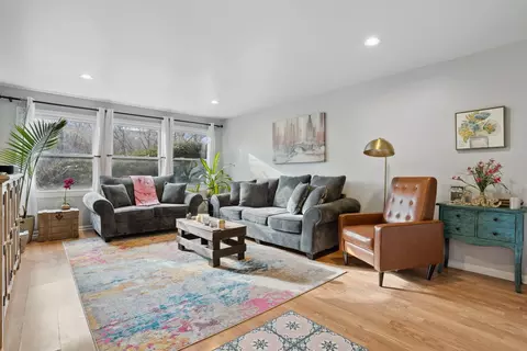 625 Case Pl, Evanston, IL 60202 photo 2