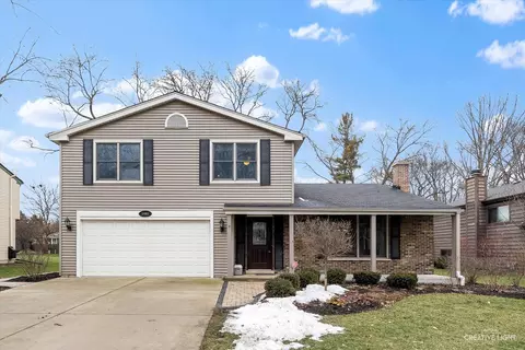 1441 Briarwood Dr, Naperville, IL 60540
