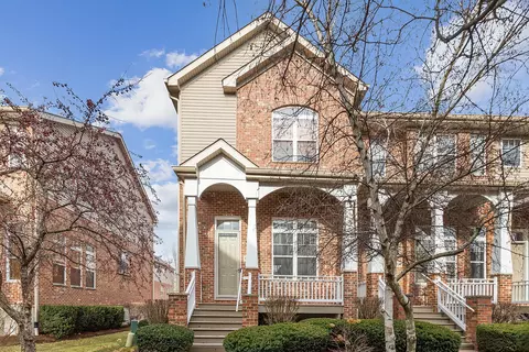 6123 River Bend Dr, Lisle, IL 60532