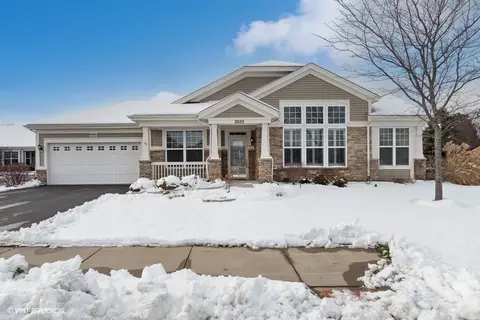 2655 Avondale Cir, Naperville, IL 60564