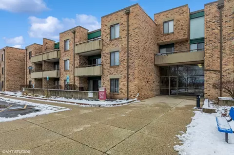 1919 Prairie Sq #133, Schaumburg, IL 60173