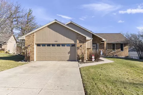 302 Garden Ter, Shorewood, IL 60404