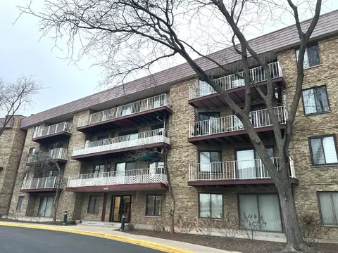 5400 Astor Ln #204, Rolling Meadows, IL 60008