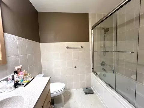 5400 Astor Ln #204, Rolling Meadows, IL 60008 photo 12