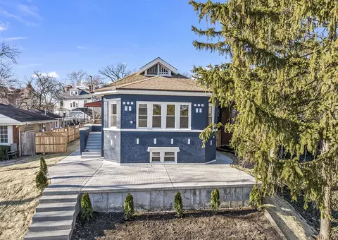 9150 S Longwood Dr, Chicago, IL 60643