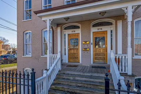 275 Dupage St, Elgin, IL 60120