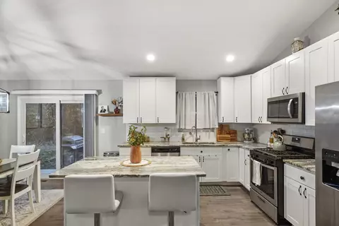 10985 N 575 E, De Motte, IN 46310 photo 8