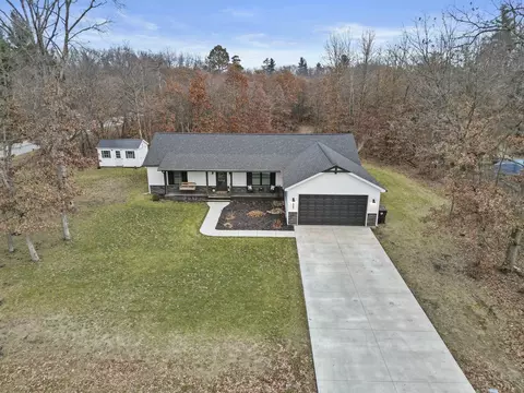 10985 N 575 E, De Motte, IN 46310 photo 3