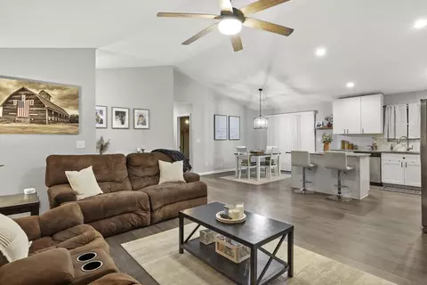 10985 N 575 E, De Motte, IN 46310 photo 5